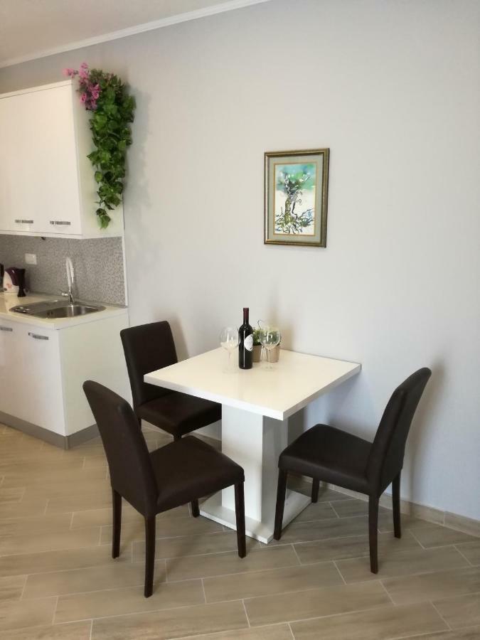 Apartments Smokva 마카르스카 외부 사진
